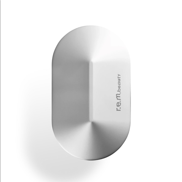 REM beauty Makeup Rem Beauty By Ariana Grande Eyeshadow Palette